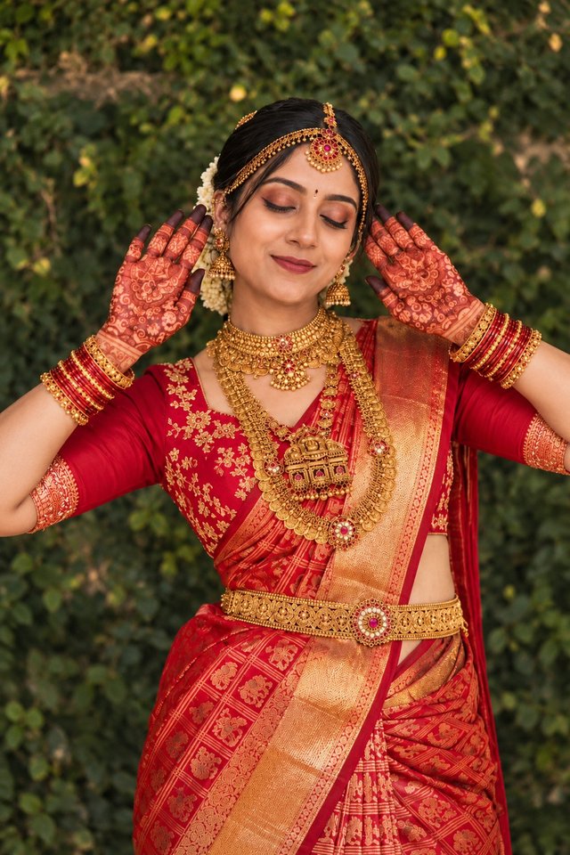 8K South Indian Bridal Portrait – Red Saree & Gold — south-indian-bride AI prompt